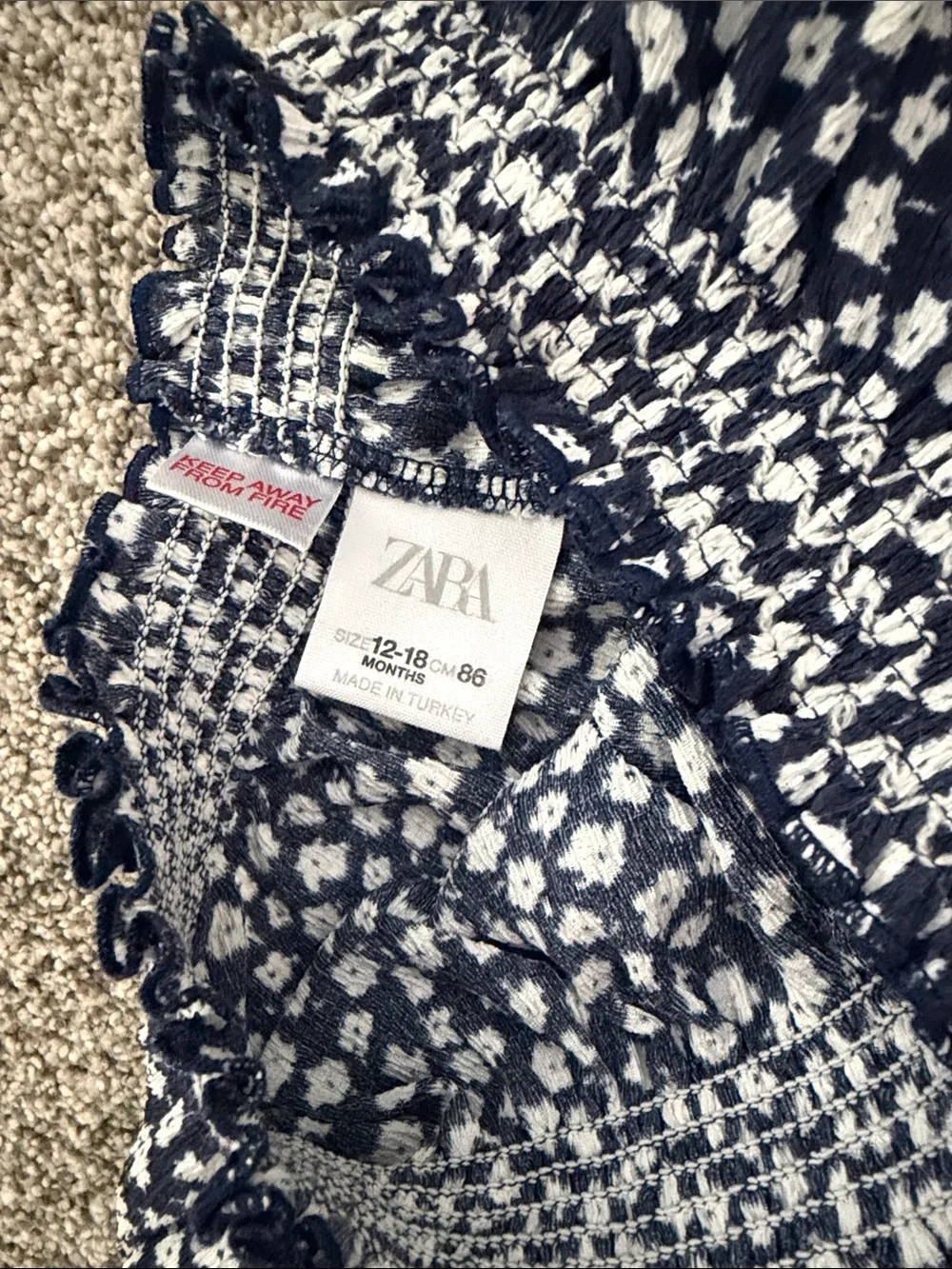 Zara 18-24 month Girls Navy and White Floral Smocked Waist Shorts